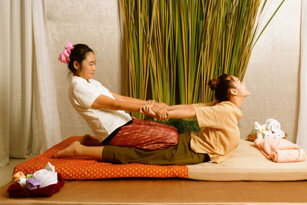 Khi đi massage kiểu Thái, bạn nên thực hiện các cách trên để đạt hiệu quả tốt nhất Khi đi massage kiểu Thái, bạn nên thực hiện các cách trên để đạt hiệu quả tốt nhất